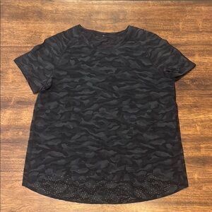 Lululemon Athletica Black and Gray Boxy Short Sleeve Tee-M